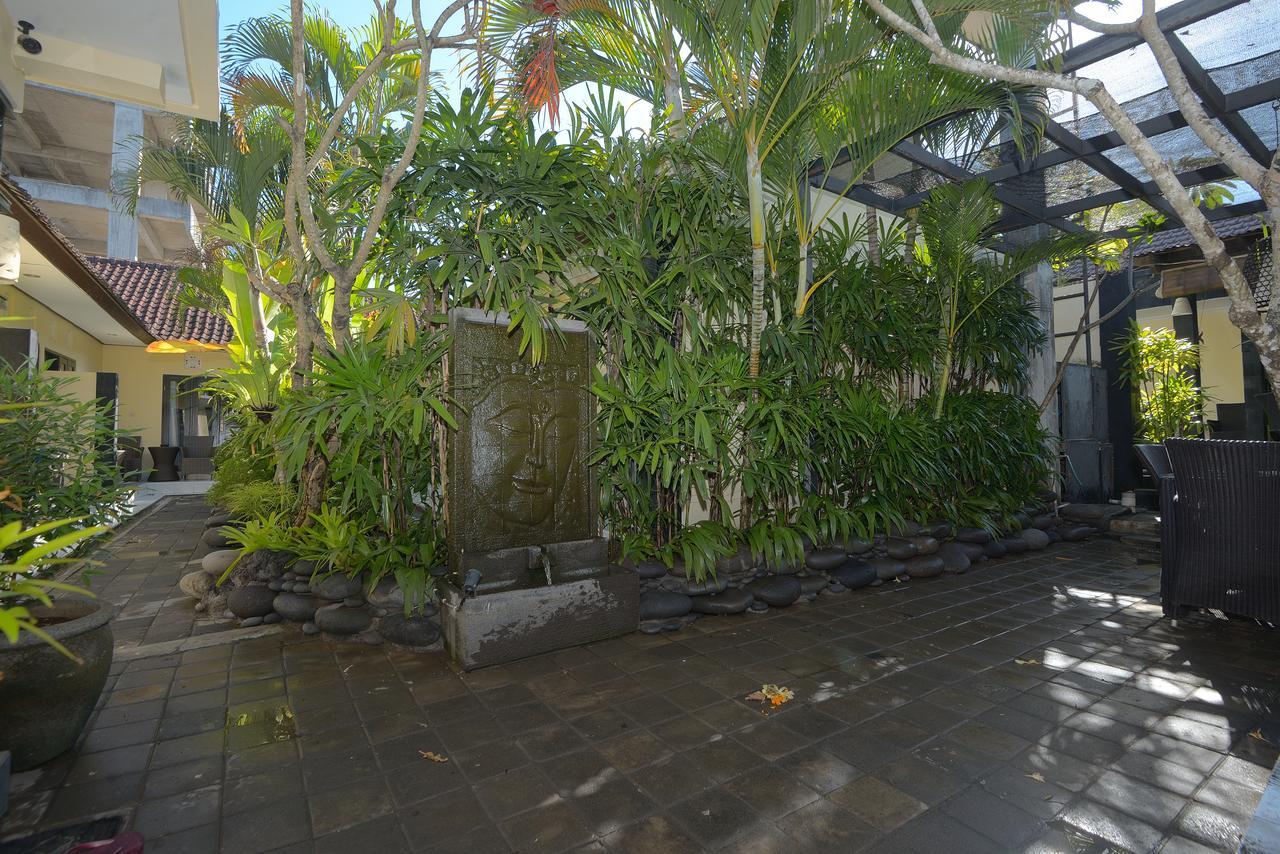 Andari Legian Hotel Бали Экстерьер фото